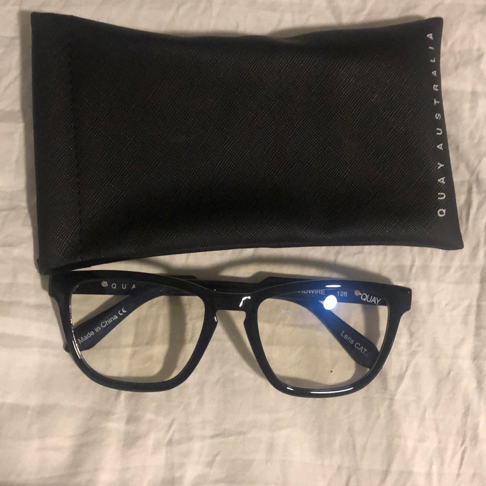 Quay Australia blue light filtering glasses
